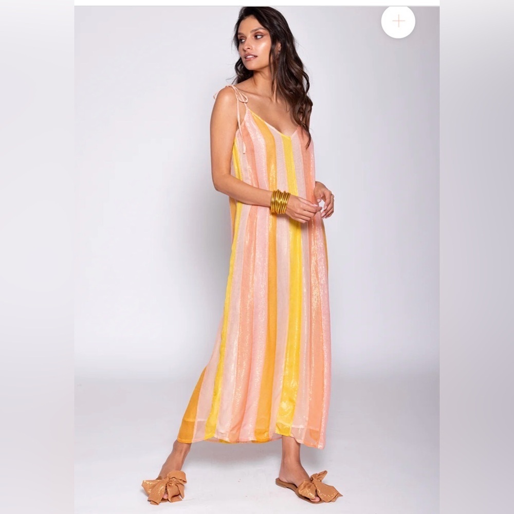 REVOLVE SUNDRESS NWT. CARY LONG DRESS MARBELLA MIX PEACH
size M/L